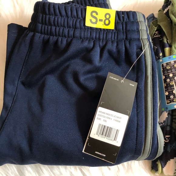 Boys 3 pieces Adidas,sweatpants,Pjs - Picture 6 of 8